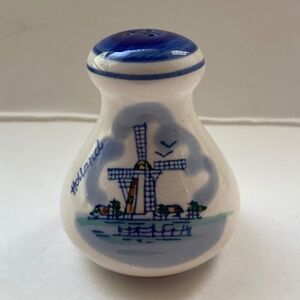 Delft Holland Blue & White Windmill Salt and Pepper Shakers – Hand-Paint